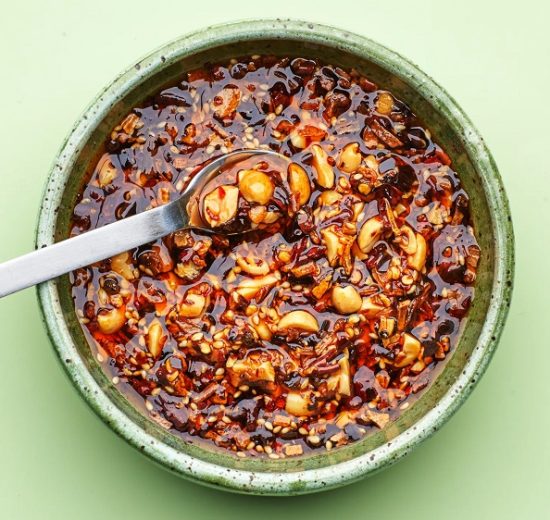 Chili crisp oil